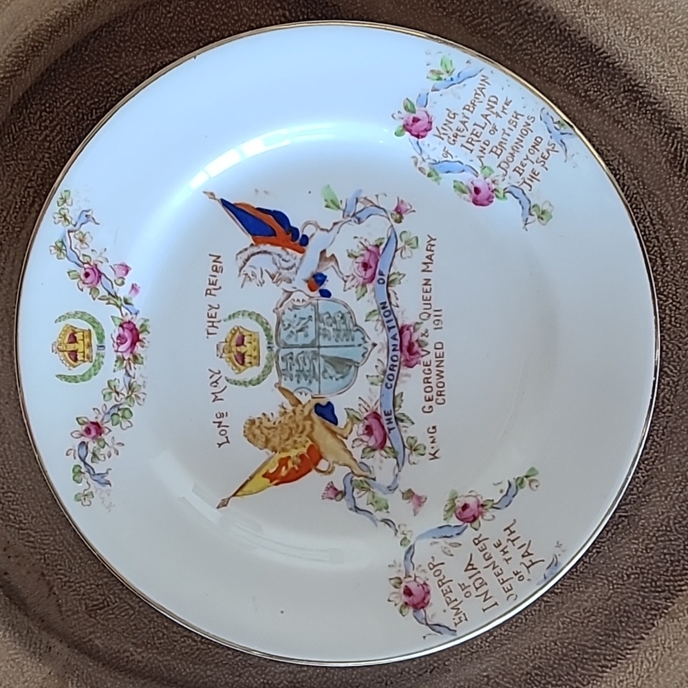 EUC Antique plate - King George V & Queen Mary coronation of 1911